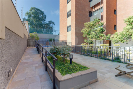 Apartamento para alugar com 3 quartos, sendo 1 suíte, em Alto da Boa Vista, São Paulo, SP