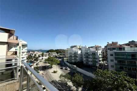 Cobertura à venda com 3 quartos, sendo 1 suíte, em Passagem, Cabo Frio, RJ