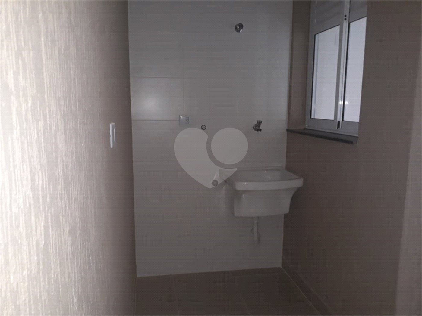 Casa à venda ou para alugar com 3 quartos, sendo 1 suíte, no condomínio martinha, São Paulo - SP