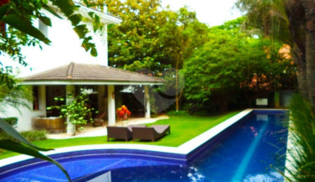 Casa à venda com 4 quartos, sendo 2 suítes,  no condomínio Residencial Morumbi, São Paulo - SP