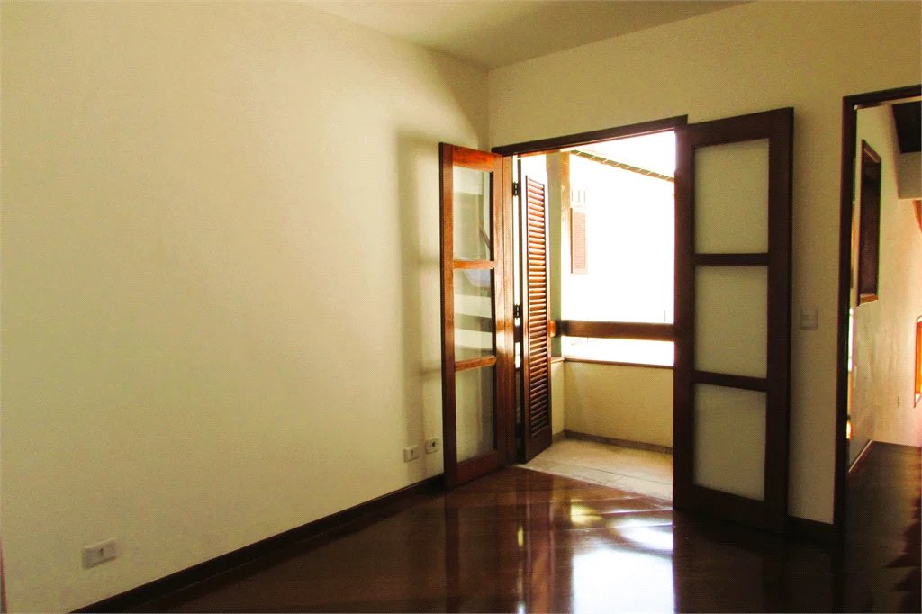 Casa para alugar com 4 quartos, sendo 2 suítes, em Cidade São Francisco, São Paulo, SP