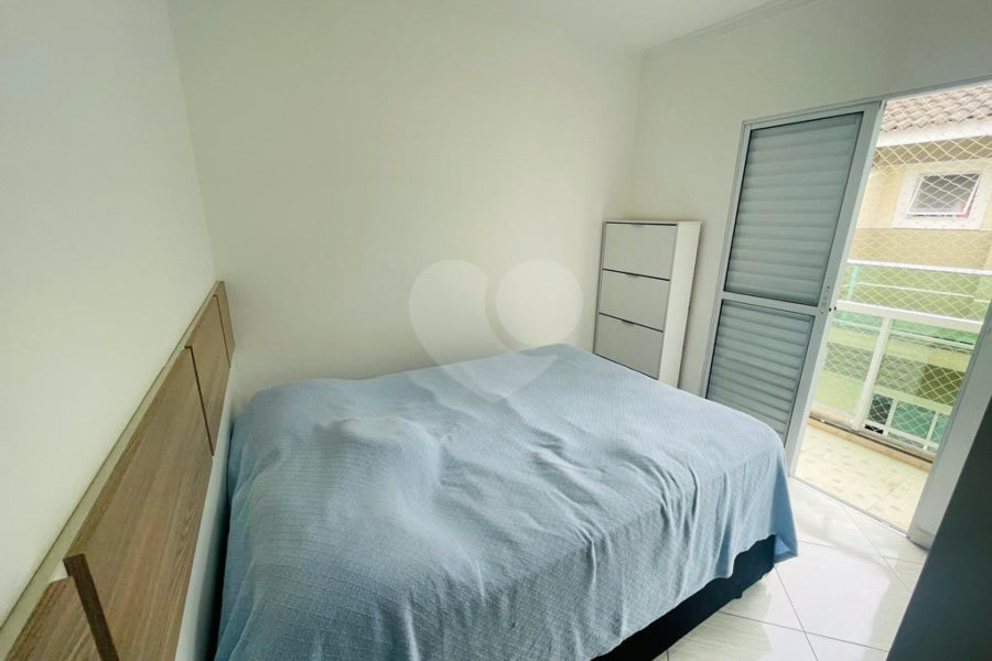 Casa à venda com 3 quartos, sendo 1 suíte,  no condomínio Rafaela I, São Paulo - SP