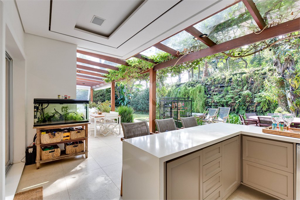 Casa à venda com 3 suítes no condomínio Parc Vignoble, São Paulo - SP