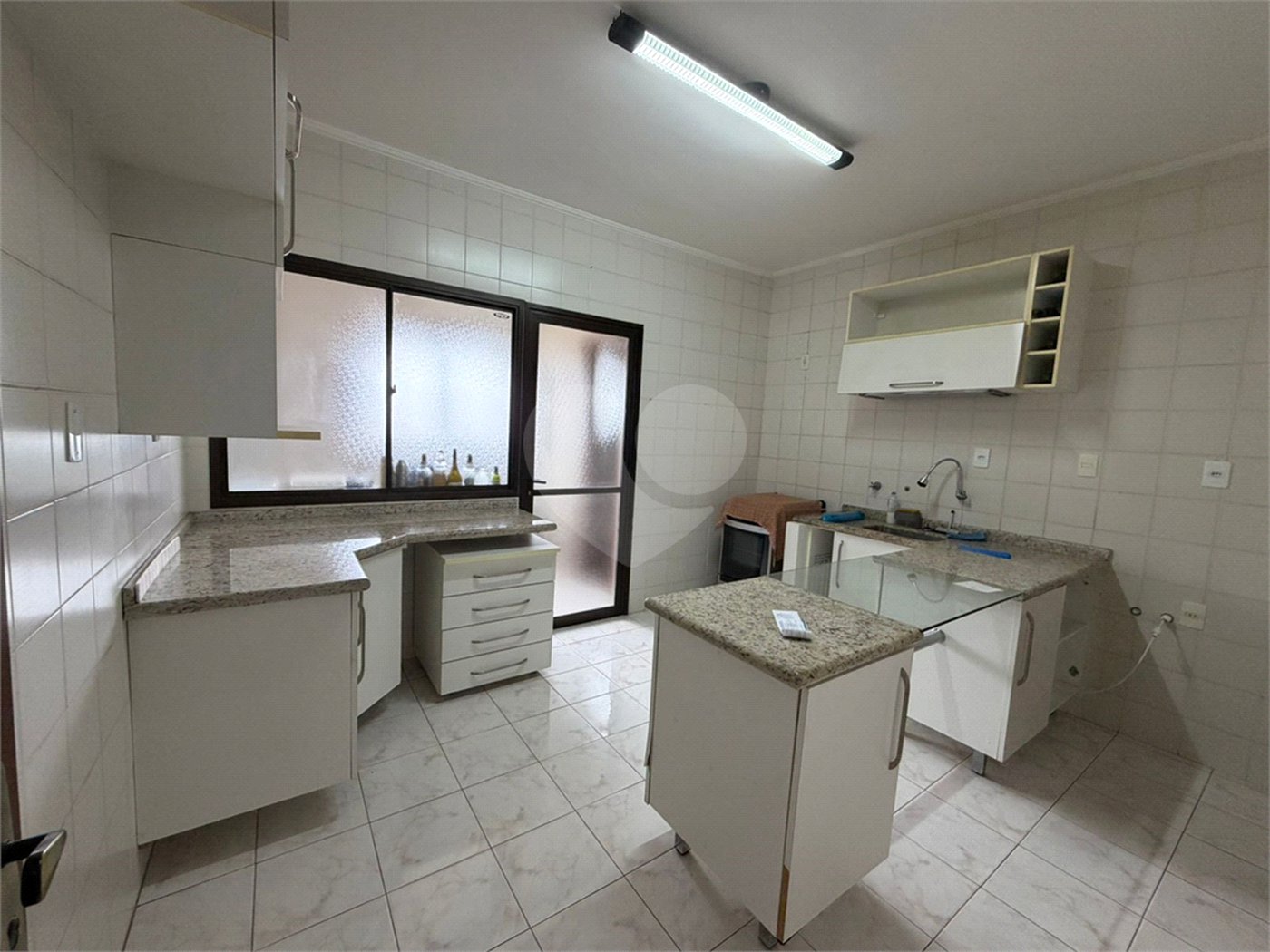 Apartamento à venda com 3 quartos, sendo 1 suíte, no Centro, Suzano, SP