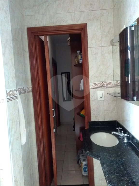 Sobrado à venda com 3 quartos, sendo 2 suítes, no Centro, Araraquara, SP