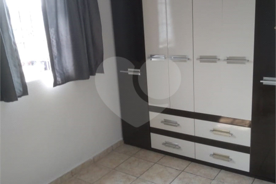 Sobrado à venda com 4 quartos, sendo 1 suíte, em Parque Edu Chaves, São Paulo, SP