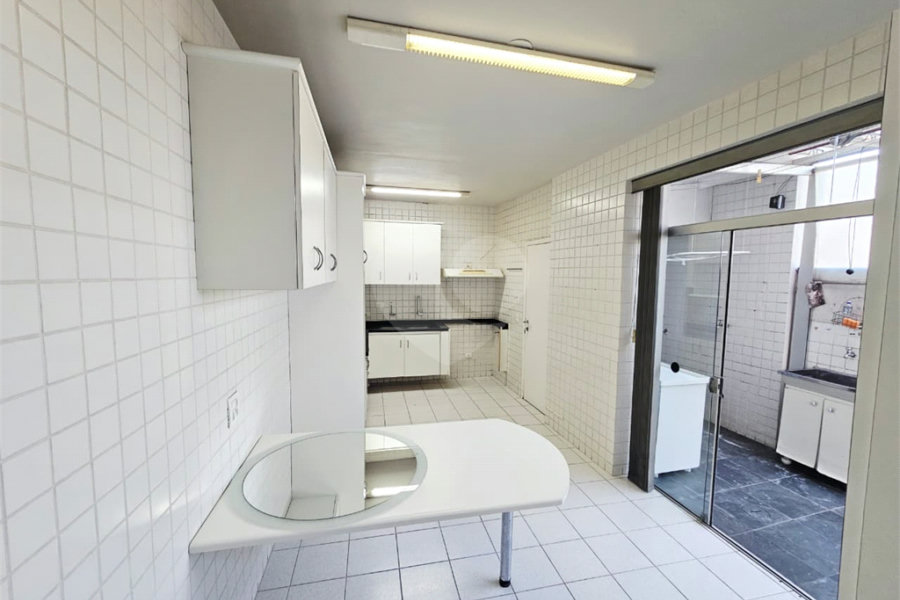 Sobrado à venda com 4 quartos, sendo 1 suíte, em Vila Guilherme, São Paulo, SP