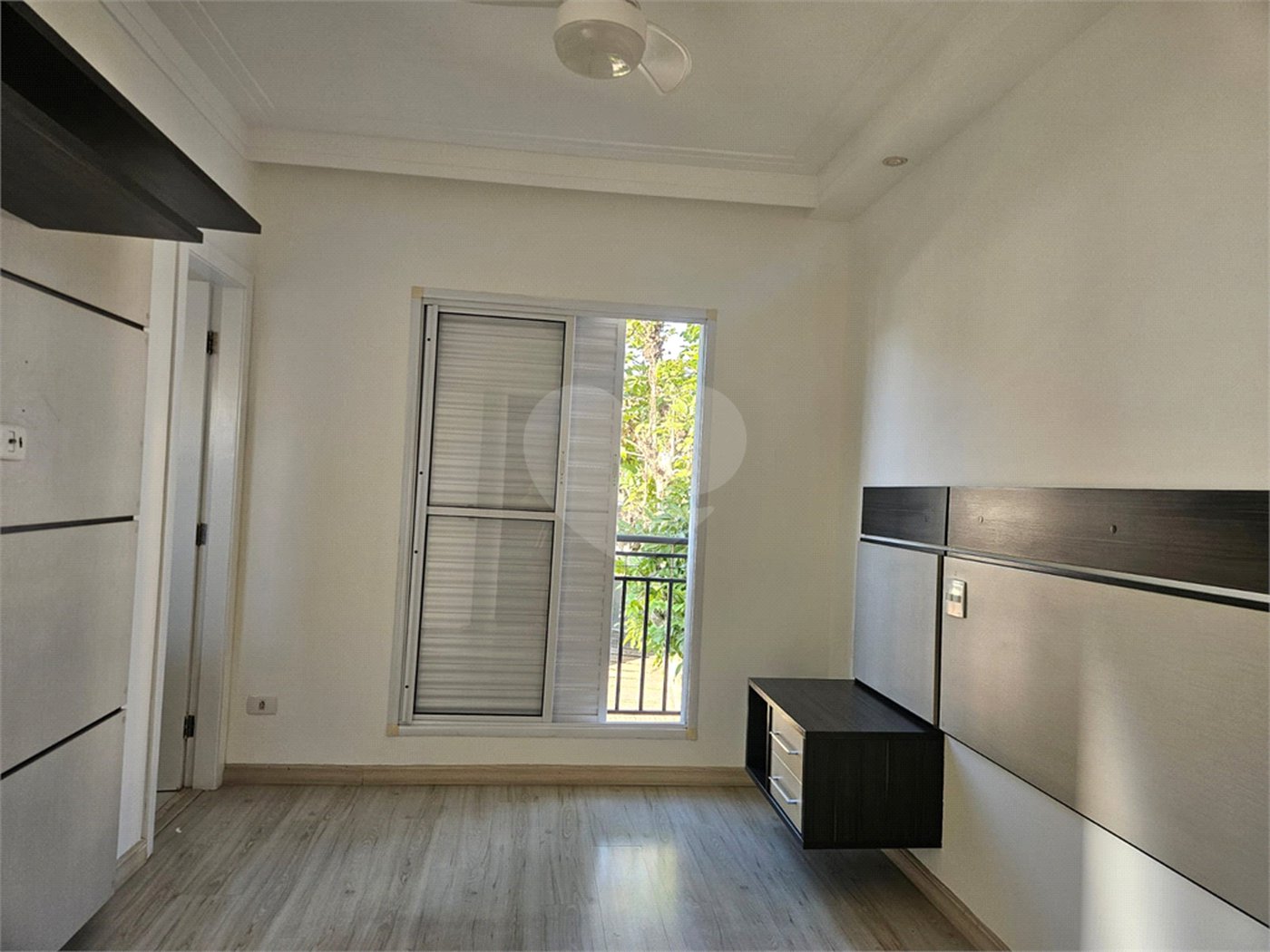 Casa à venda com 2 quartos, sendo 1 suíte, no condomínio Vitória Park, Suzano - SP
