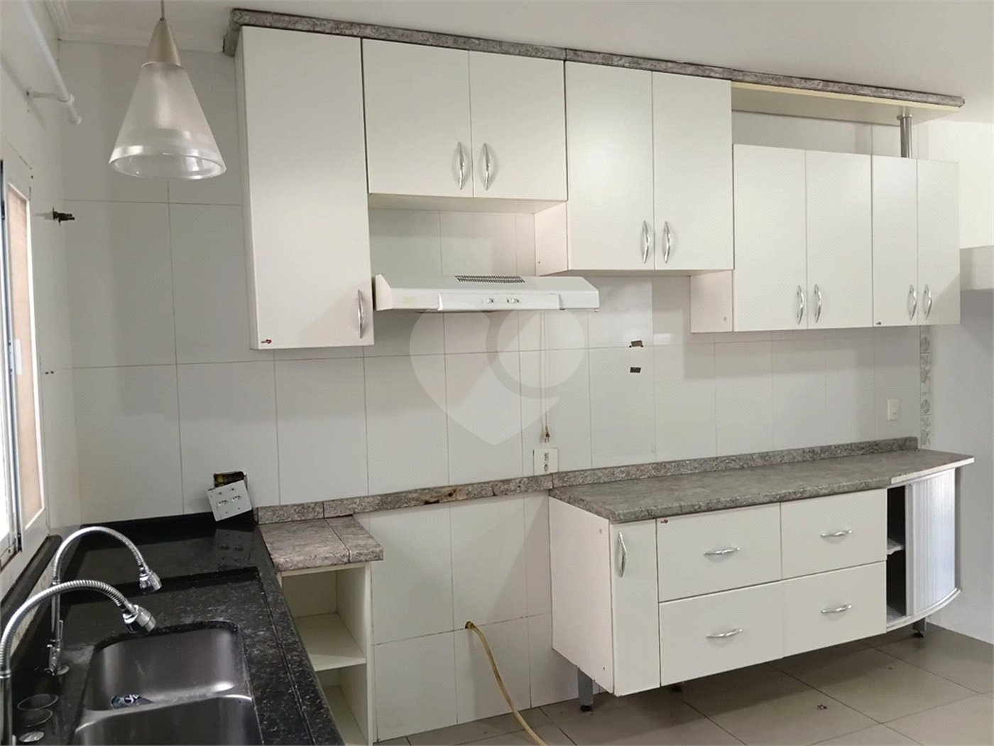 Casa à venda com 3 suítes em Vila Mike, São Roque, SP