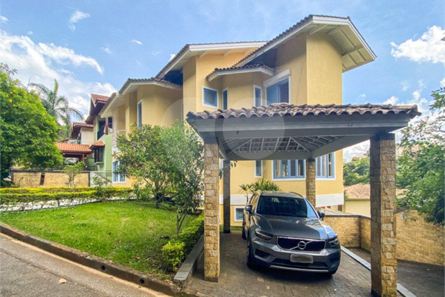 Sobrado à venda com 4 suítes em Horto Florestal, São Paulo, SP