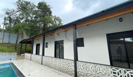Casa à venda com 3 quartos, sendo 1 suíte,  em Jardim Estância Brasil, Atibaia, SP