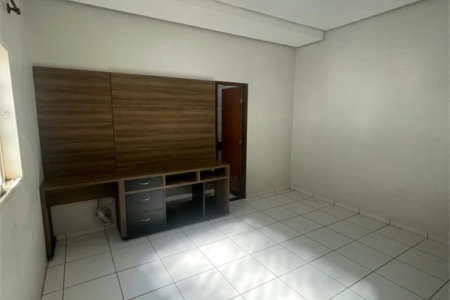 Casa para alugar com 3 quartos, sendo 1 suíte, em Setor Industrial, Balsas, MA