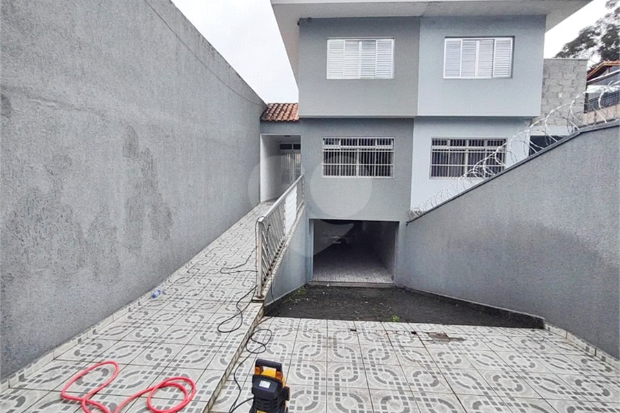 Sobrado à venda com 3 quartos, sendo 1 suíte, em Vila Pedra Branca, São Paulo, SP