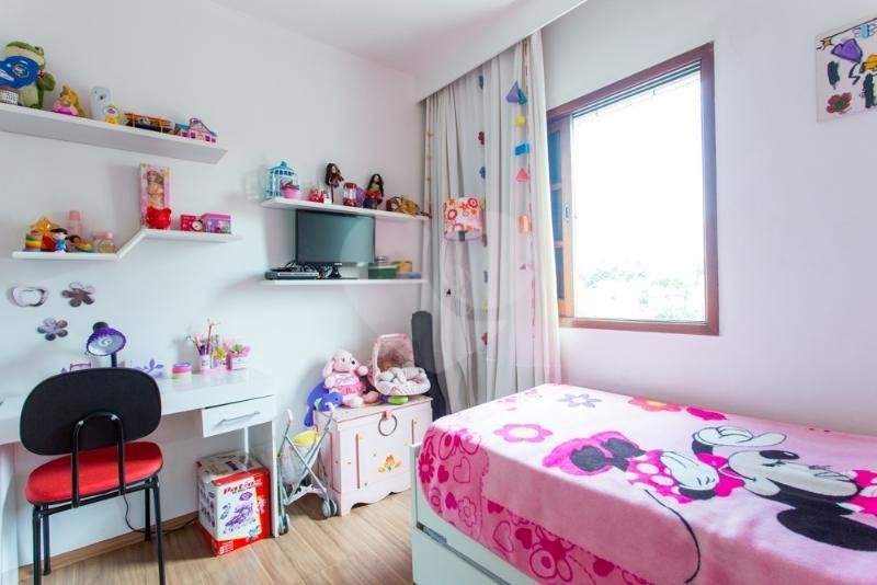 Apartamento à venda com 3 quartos, sendo 1 suíte, em Vila Mariana, São Paulo, SP