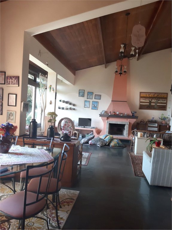 Sobrado à venda com 3 quartos, sendo 1 suíte, em Roseira, Mairiporã, SP