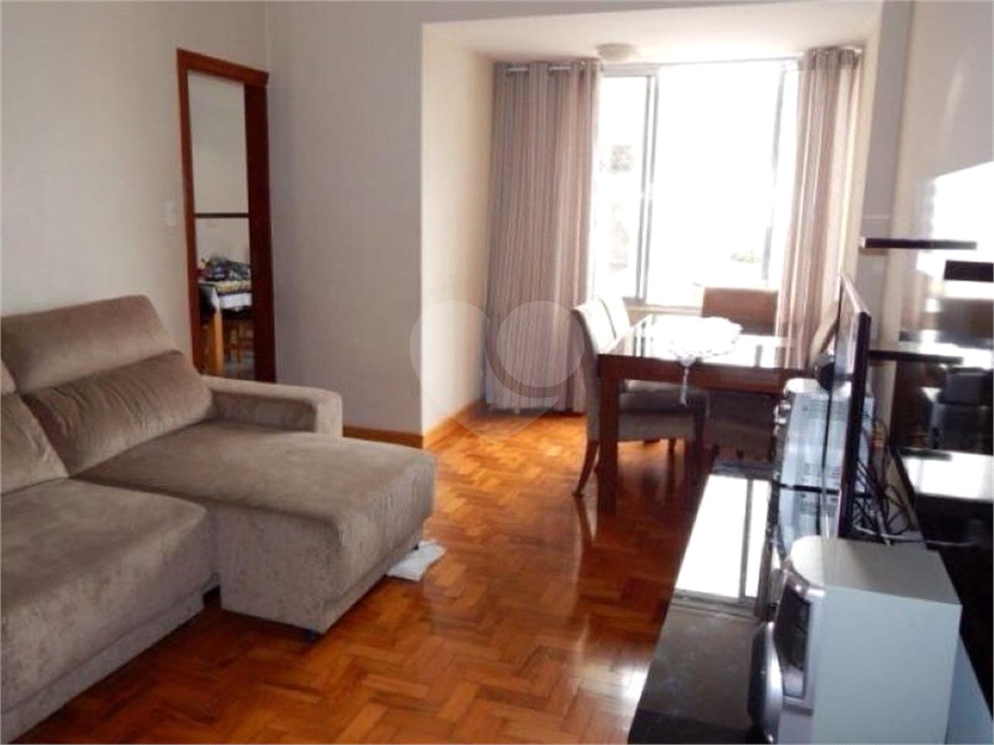 Apartamento à venda com 3 quartos, sendo 1 suíte,  em Aclimação, São Paulo, SP