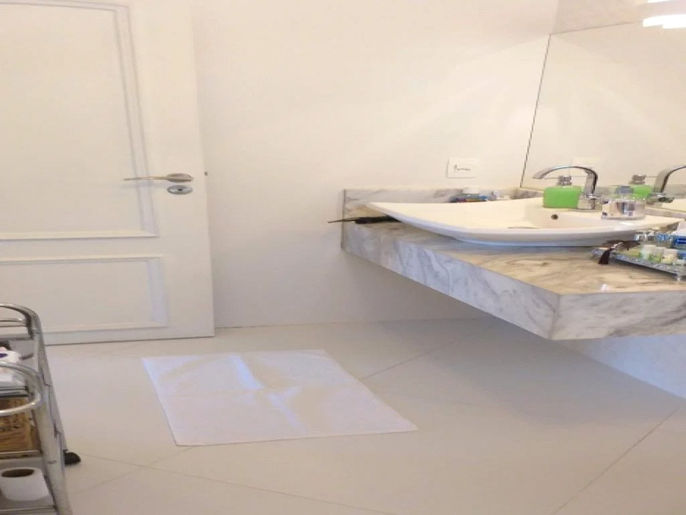 Casa à venda com 4 quartos, sendo 3 suítes, em Jardim Bonfiglioli, São Paulo, SP