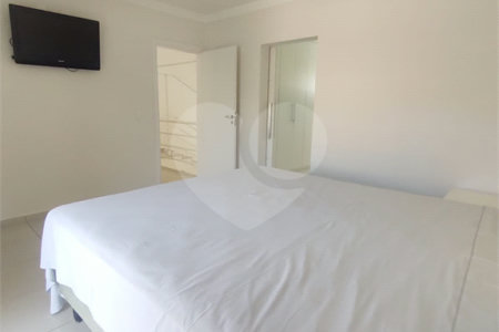 Casa à venda com 3 suítes no condomínio Villaggio Capriccio, Louveira - SP