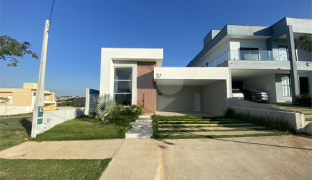 Casa à venda com 3 quartos, sendo 1 suíte,  no condomínio Reserva Central Parque, Salto - SP