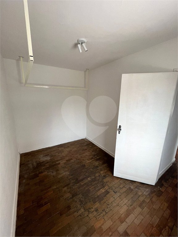 Sobrado à venda com 3 quartos em Vila Nivi, São Paulo, SP