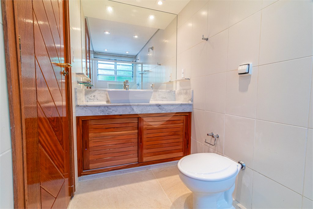 Casa à venda com 4 quartos, sendo 3 suítes,  em Interlagos, São Paulo, SP