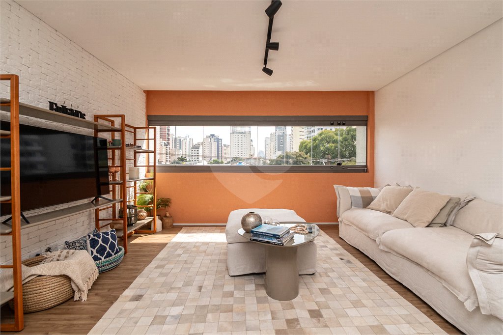 Apartamento à venda com 2 quartos, sendo 1 suíte,  em Pinheiros, São Paulo, SP