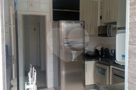 Casa à venda com 3 quartos, sendo 1 suíte, no condomínio Village St. Louis, São Paulo - SP