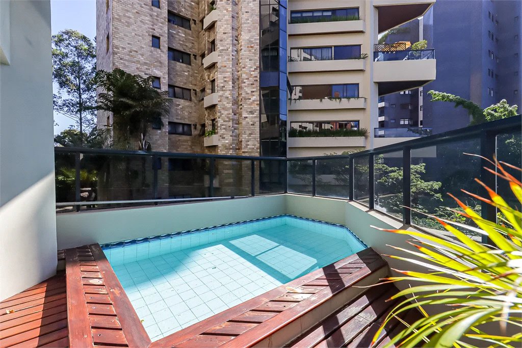 Apartamento à venda ou para alugar com 4 suítes em Jardim Vitória Régia, São Paulo, SP