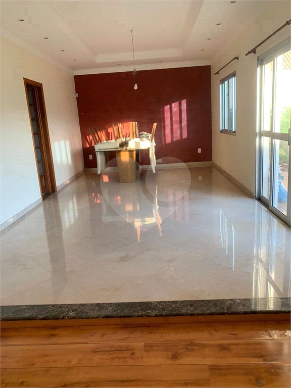 Casa à venda ou para alugar com 4 quartos, sendo 2 suítes, no condomínio Tereza Cristina, Jundiaí - SP