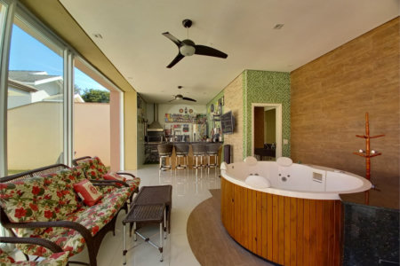 Casa à venda com 3 suítes no condomínio Alpes de Vinhedo, Vinhedo - SP