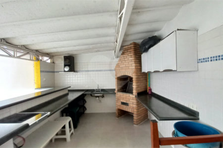 Sobrado à venda com 3 quartos, sendo 1 suíte, em Vila Gomes, São Paulo, SP