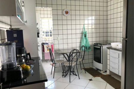 Casa à venda com 4 quartos, sendo 2 suítes, em Loteamento Loanda, Atibaia, SP