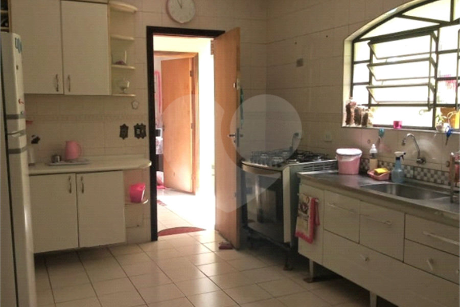 Sobrado à venda com 3 quartos, sendo 1 suíte,  em Vila Romero, São Paulo, SP
