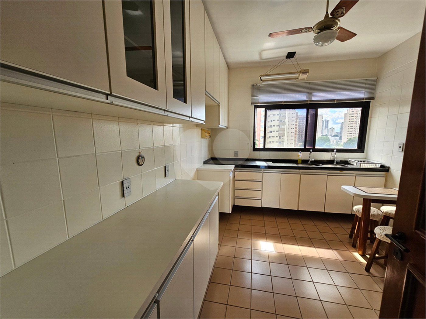 Apartamento à venda com 4 quartos, sendo 3 suítes, em Goiabeira, Cuiabá, MT