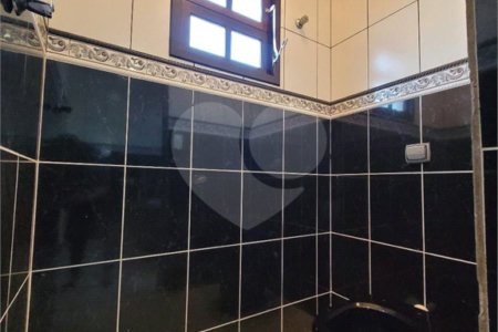 Sobrado à venda com 3 quartos, sendo 1 suíte,  em Jardim Ana Rosa, Suzano, SP