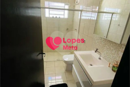 CASA A VENDA, NO BAIRRO JARDIM SATÉLITE, 3 DORMITORIOS 1 SENDO SUÍTE, 4VAGAS DE GARAGEM, SJC/SP
