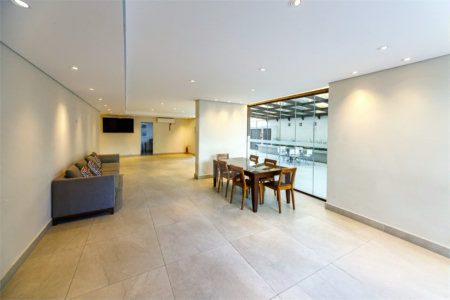 Apartamento de 149,51m2, 3 dormitórios, 1 suíte, toalete social, living 2 ambientes, 2 vagas fixas e lazer completo em Higienópolis.