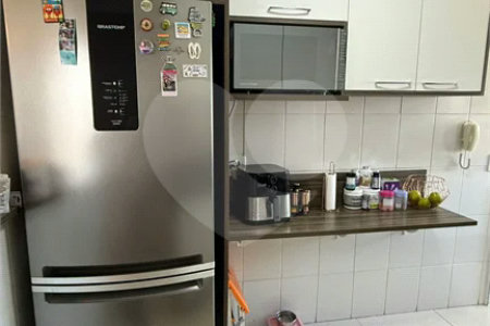 Apartamento com 48m², 2 dormitórios, 1 vaga de garagem, à venda em Itaquera.