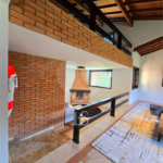 Indaiatuba- Vale das Laranjeiras - Vista dos fundos para o lago - Casa assobradada - 3 pisos, 4 quartos, 2 suítes, uma com hidro ,escritório, sala 3 ambientes, lareira, lavabo,cozinha ampla, despensa, lavanderia, churrasqueira, forno pizza, 6 wcs, piscina, jardim despensa, garagem, segurança