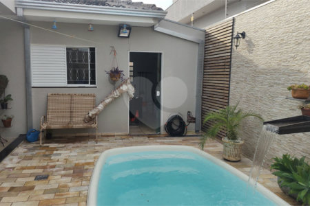 casa com area de lazer a venda
