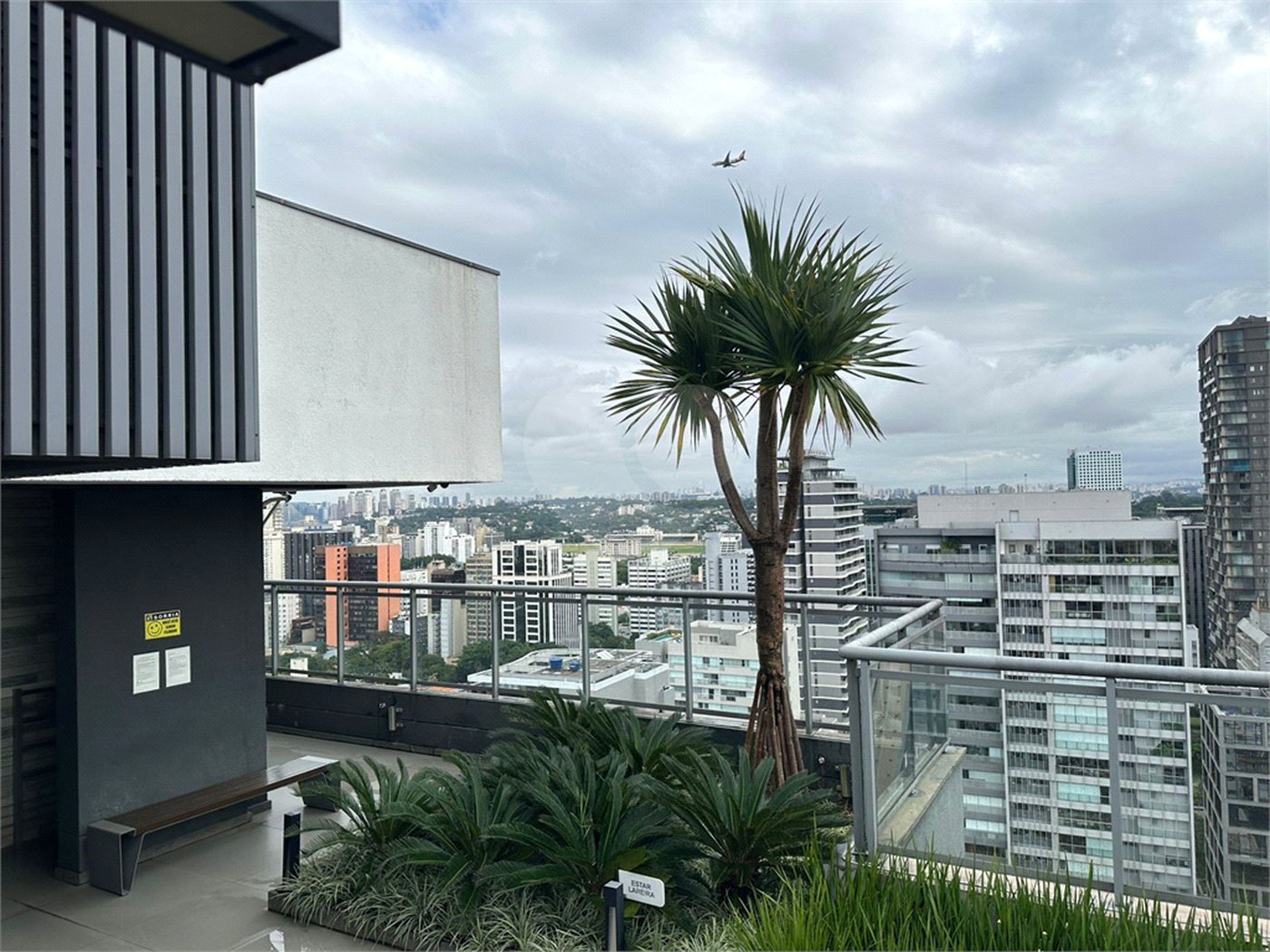 Apartamento à venda ou para alugar com 1 suíte em Pinheiros, São Paulo, SP