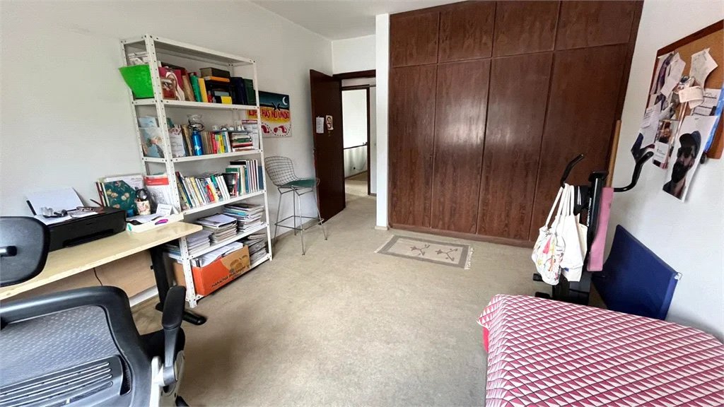 Casa à venda com 4 quartos, sendo 2 suítes,  em Lar São Paulo, São Paulo, SP