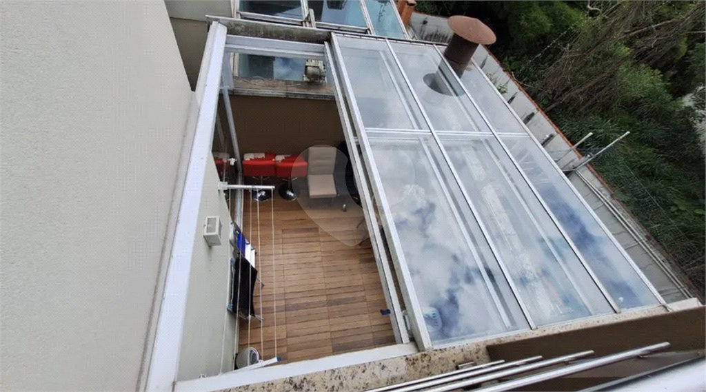 Casa à venda com 5 quartos, sendo 2 suítes,  no condomínio Floradas da Serra, São Paulo - SP