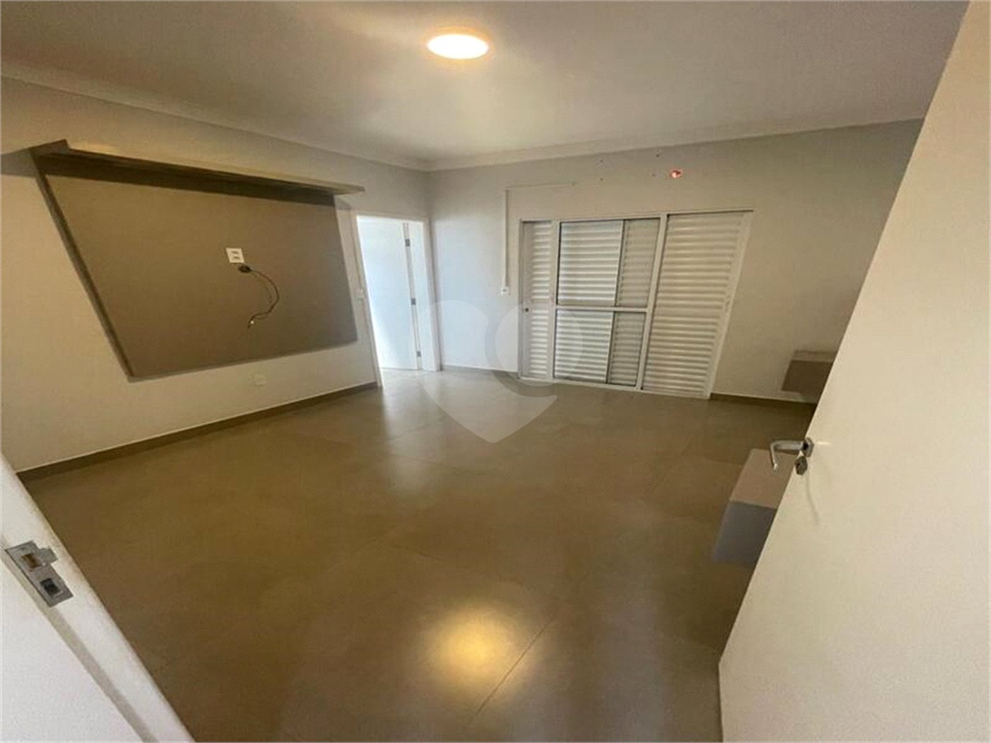 Casa à venda com 2 quartos, sendo 1 suíte,  em Jardim Residencial Veneza, Indaiatuba, SP