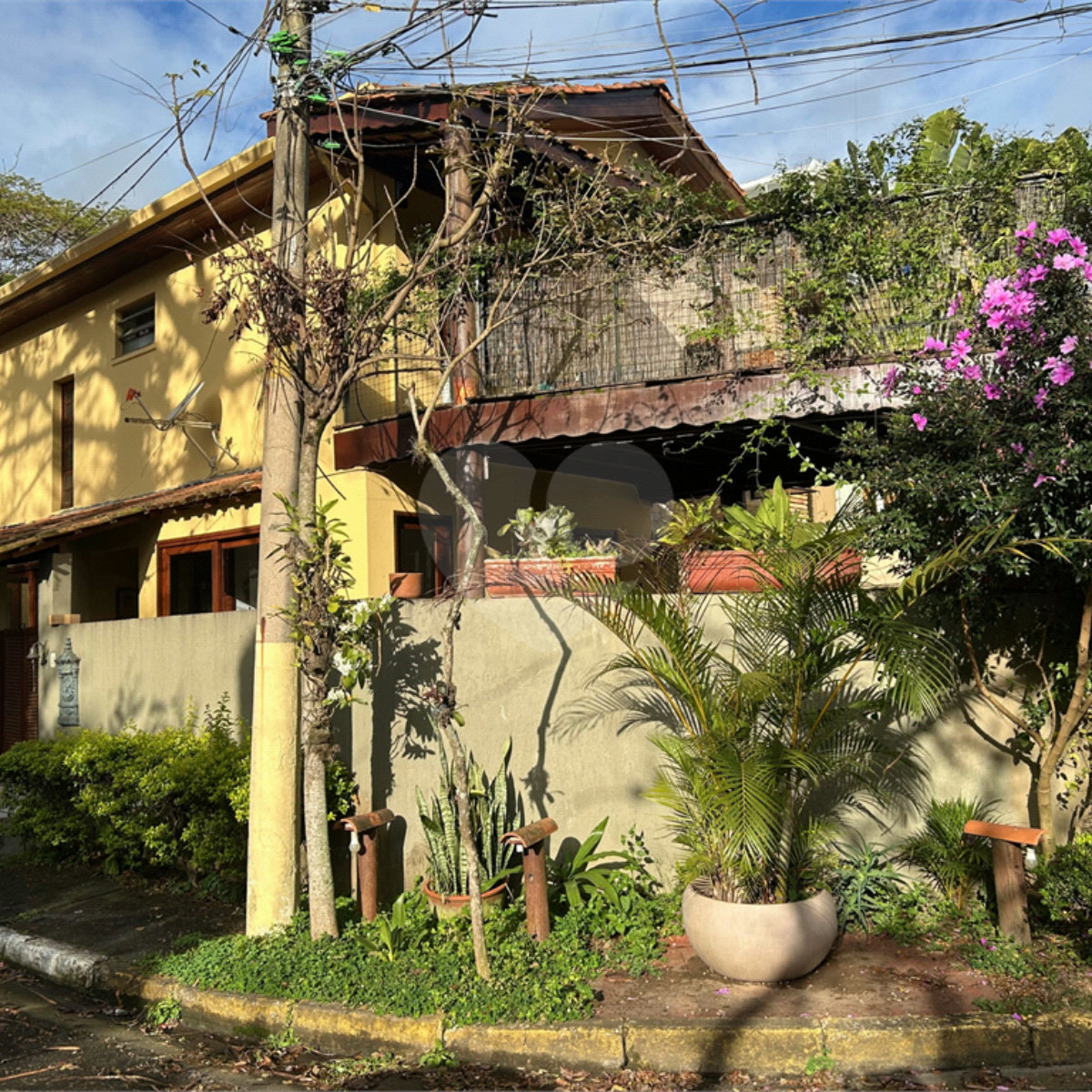 Casa de Vila à venda com 5 quartos, sendo 3 suítes,  em Jardim Hípico, São Paulo, SP