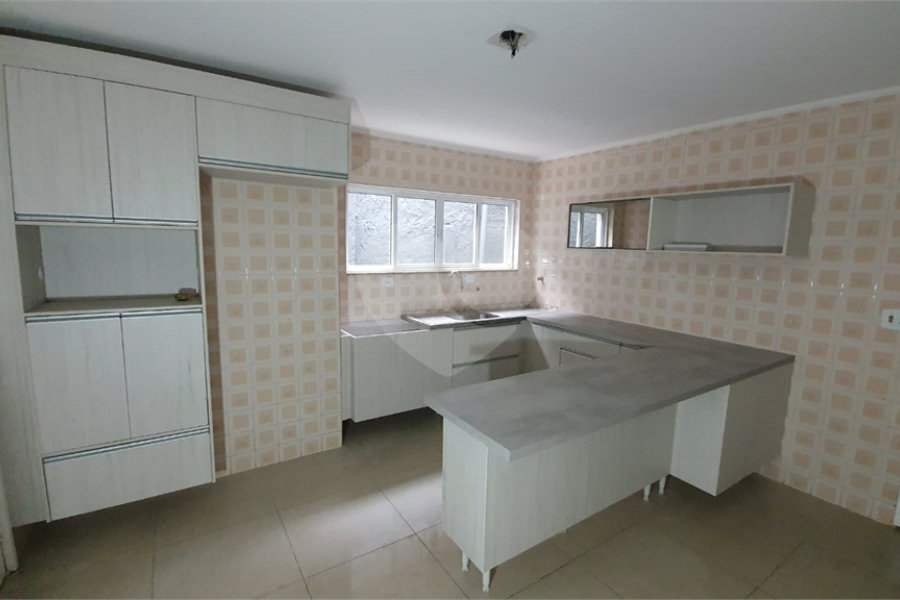 Sobrado à venda com 3 quartos, sendo 1 suíte,  em Horto, São Paulo, SP