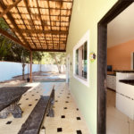 Casa em condomínio para alugar com 2 quartos, sendo 1 suíte, em Caravelas, Armação dos Búzios, RJ