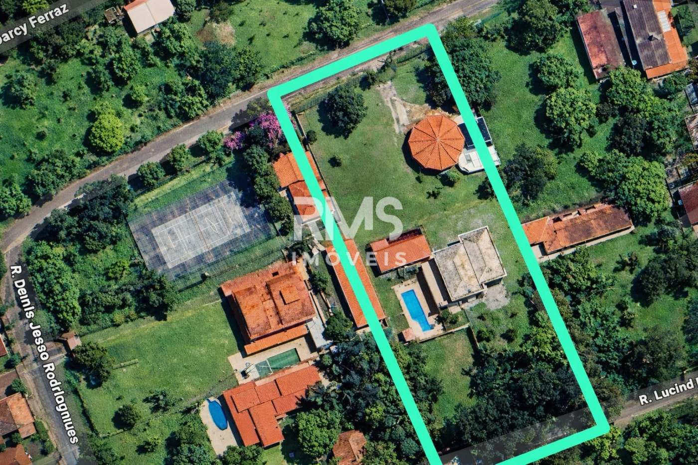 Chácara à venda com 4 suítes em Distrito de Porto, Capela do Alto, SP