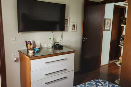 Casa à venda com 4 quartos, sendo 2 suítes, em Vila Romana, São Paulo, SP