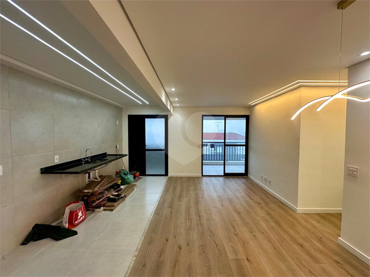 Apartamento à venda com 3 quartos, sendo 1 suíte,  em Chora Menino, São Paulo, SP
